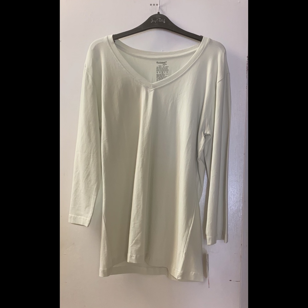 Full Figure V-neck Long Sleeve T-Shirt